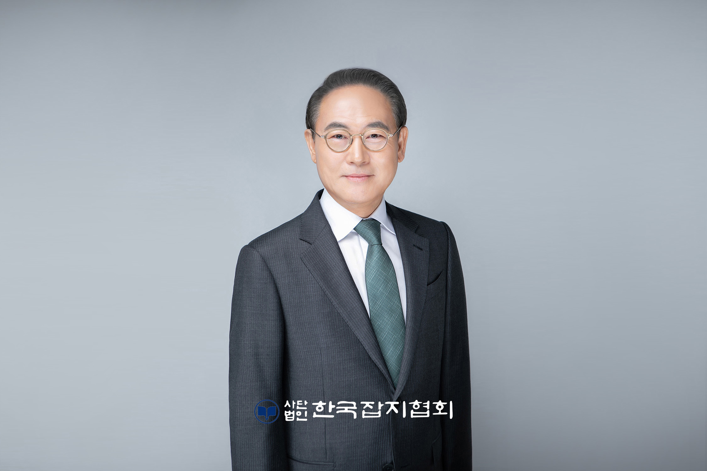 라이트 그레이(상반신)