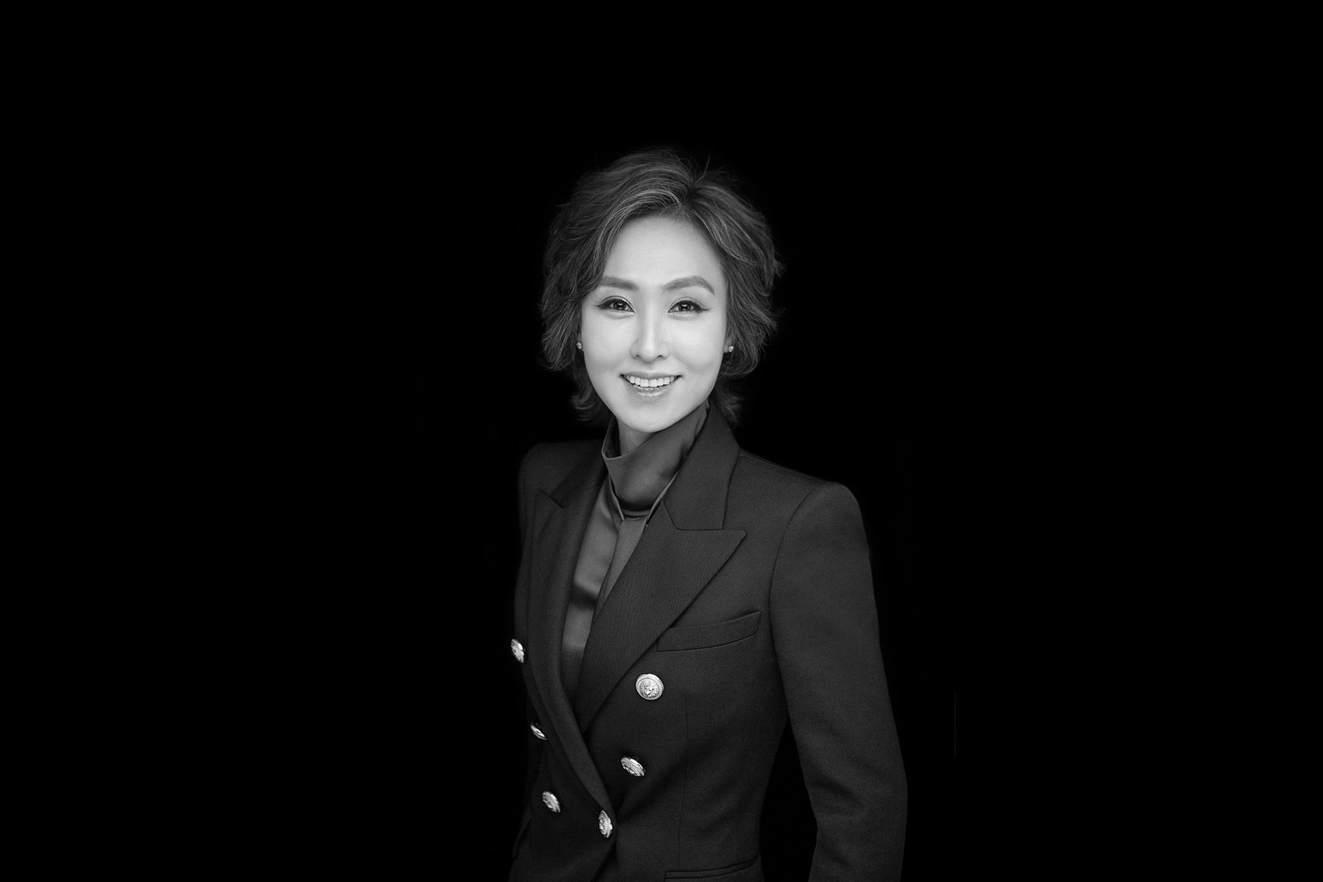 대표 프로필 이미지에서 책임과 방향성을 우선한 사례