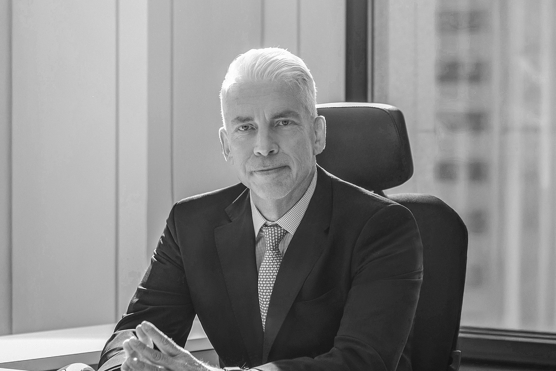 비즈니스 프로필사진에서 고객의 고객을 위한 인식 설계된 CEO 포트레이트