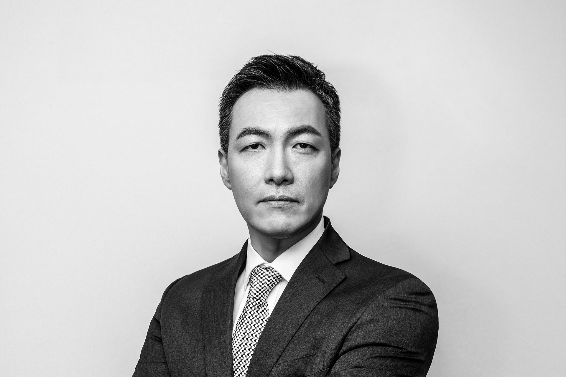 비즈니스 프로필사진에서 인식을 설계한 CEO 포트레이트 사례