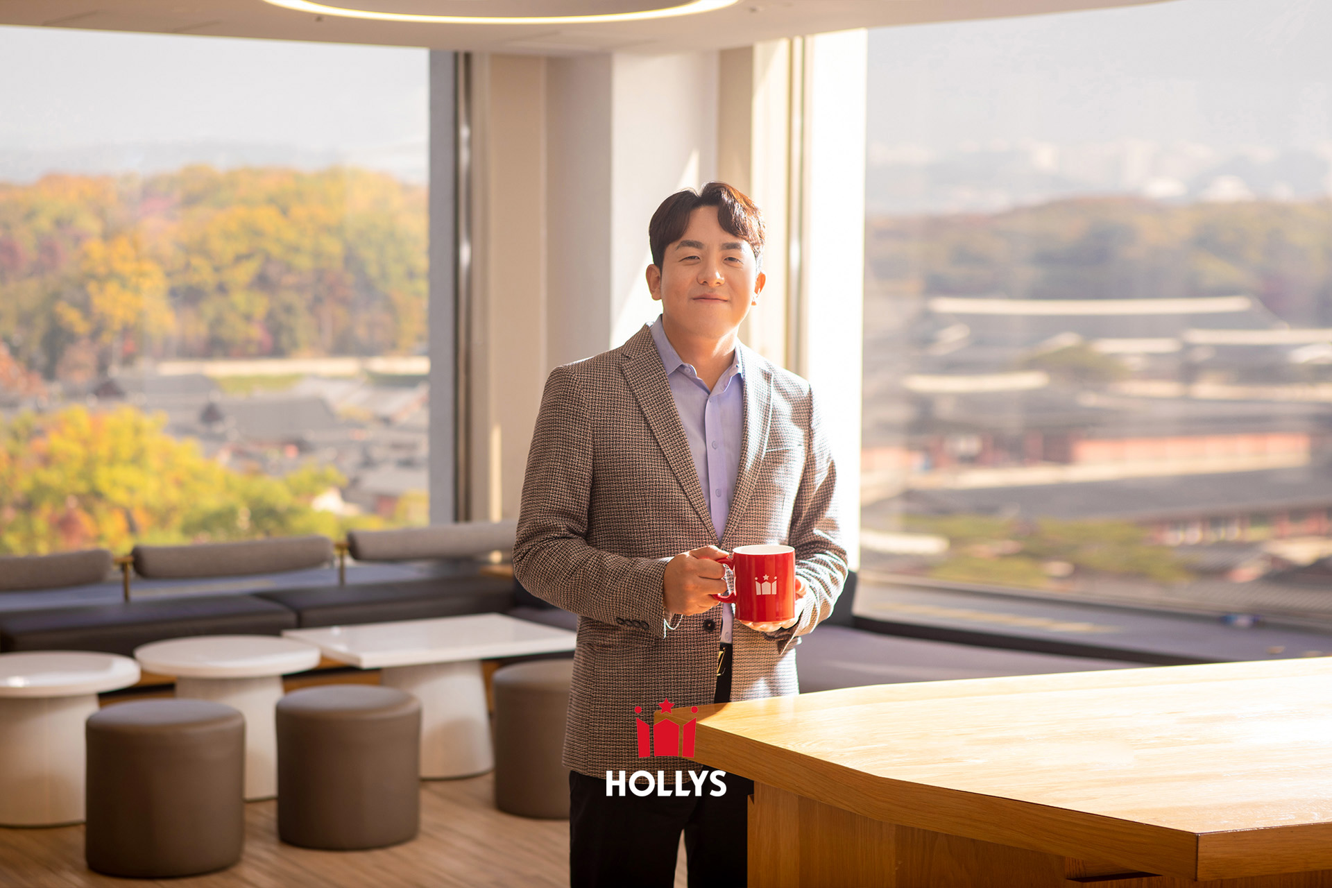 HOLLYS COFFEE