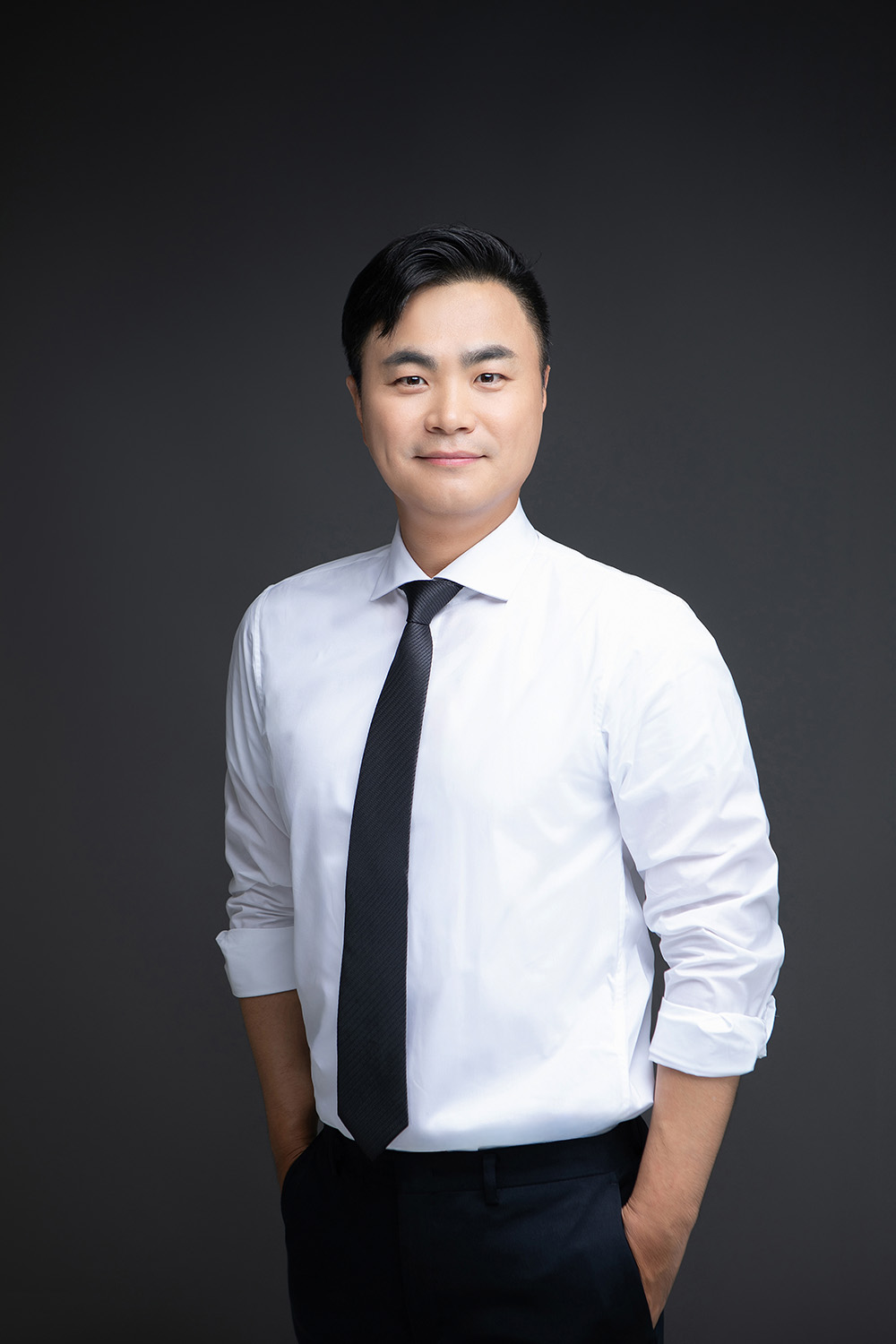 TAX ACCOUNTANT