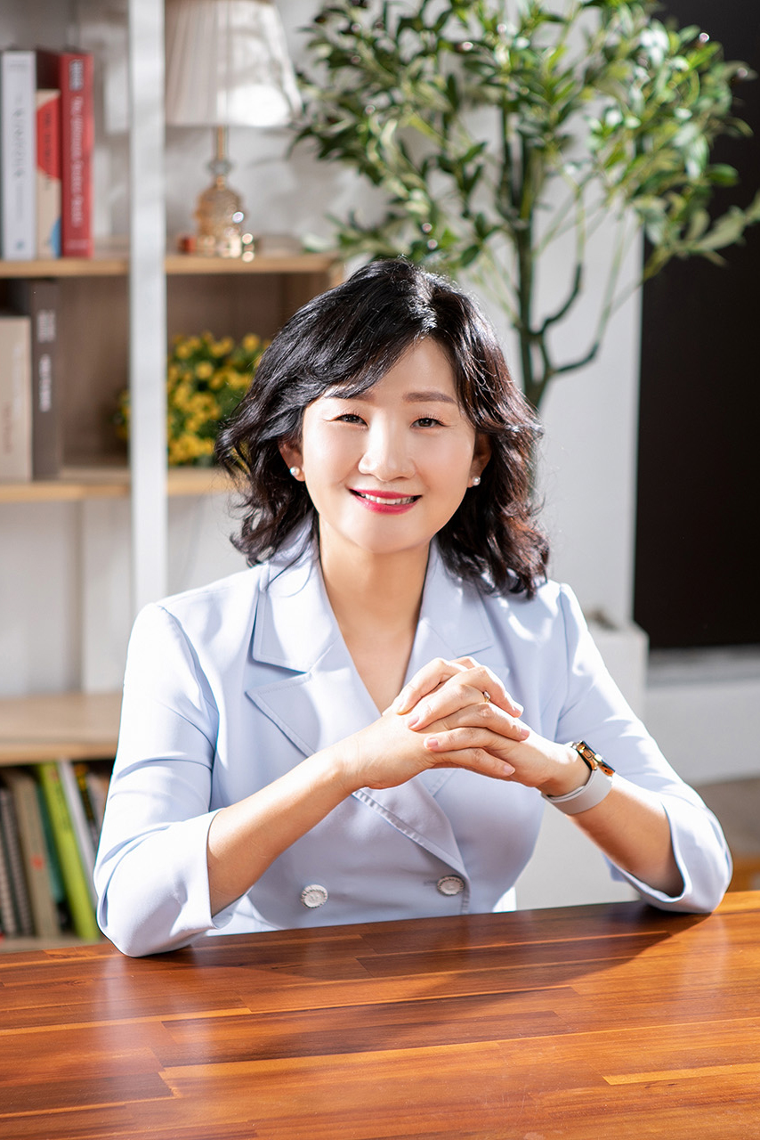 TAX ACCOUNTANT